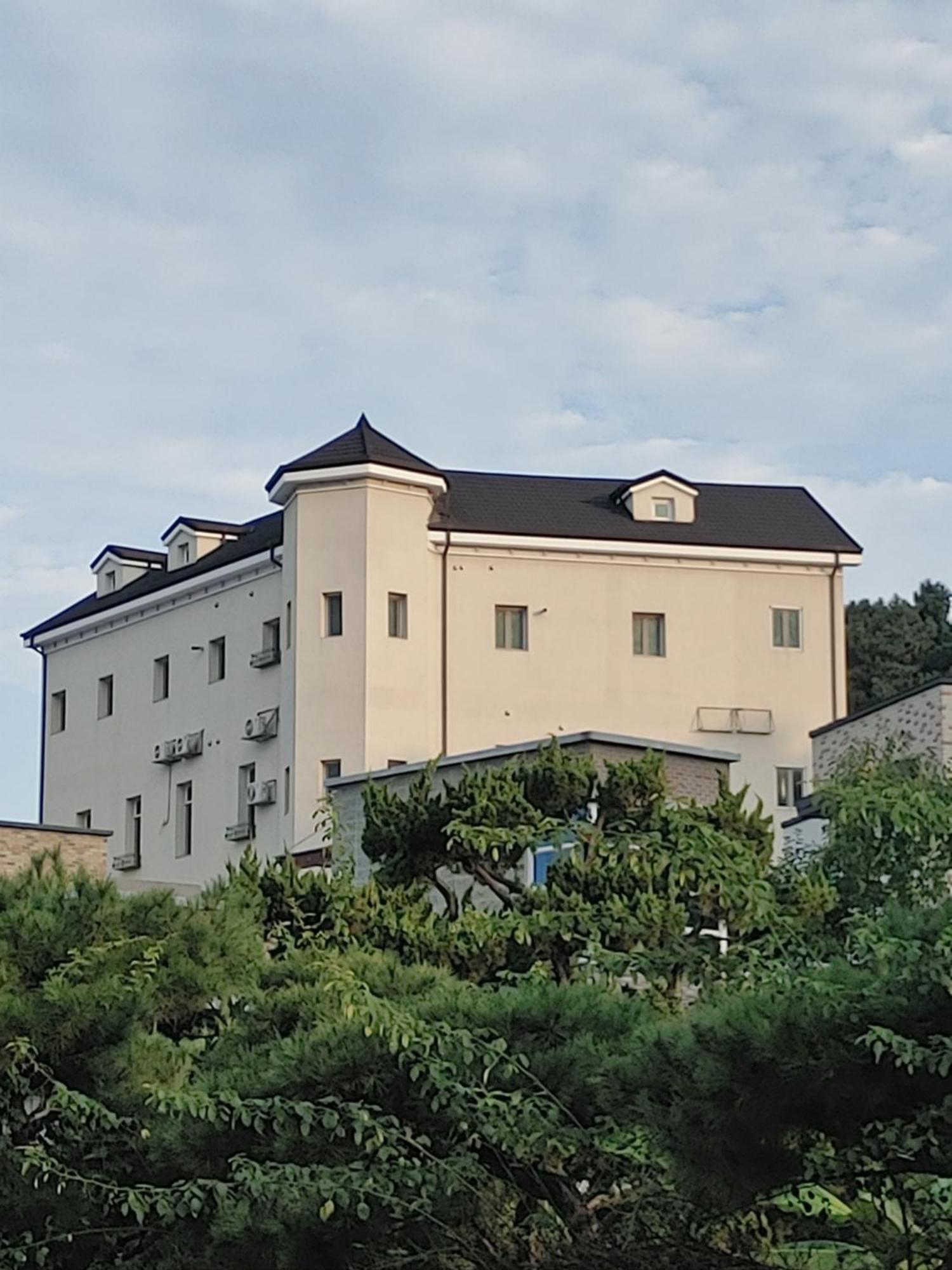 The Castle Stay Chuncheon Ngoại thất bức ảnh