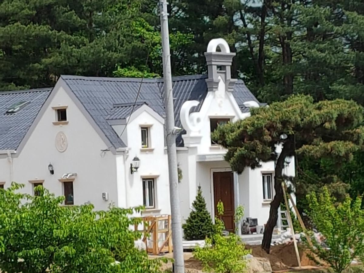 The Castle Stay Chuncheon Ngoại thất bức ảnh